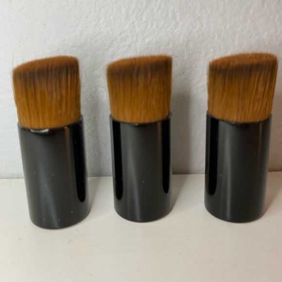 3 Chanel Les Beiges Water-Fresh Teint MINI Foundation brushes - Picture 3 of 10